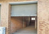 86m² commercial premises for sale in Olesa de Montserrat, Carrer de Lluís Puigjaner photo
