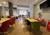 181m² restaurant for sale in Onteniente, Avenida Ramón y Cajal photo