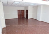 Local comercial en venta con 110m² en Bailén, Avenida Sevilla foto