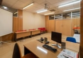 Local comercial en venta con 592m² en Madrid, en la zona de Pacífico, Calle de Juan de Urbieta foto