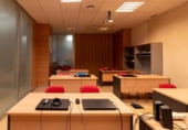 Local comercial en venta con 592m² en Madrid, en la zona de Pacífico, Calle de Juan de Urbieta foto