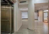 Local comercial en venta con 100m² en Manresa, en la zona de Poble Nou, Carrer València foto