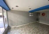 Local comercial en venta con 34m² en Madrid, en la zona de Santa Eugenia, Calle de Puentelarra foto