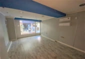 Local comercial en venta con 34m² en Madrid, en la zona de Santa Eugenia, Calle de Puentelarra foto