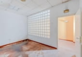 Local comercial en venta con 570m² en Santiago de Compostela, en la zona de A Pontepedriña, Rúa Vedra foto