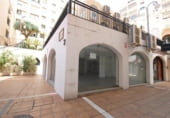 Local comercial en venta con 245m² en Marbella, Plaza Naranjos foto