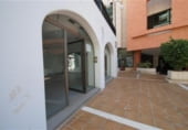 Local comercial en venta con 245m² en Marbella, Plaza Naranjos foto