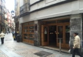 Bar en venta con inquilinos con 57m² en Bilbao, en la zona de Atxuri, Calle Zabalbide foto