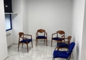 127m² commercial premises for sale in Madrid, in the area of University, Calle del Espíritu Santo photo