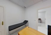 127m² commercial premises for sale in Madrid, in the area of University, Calle del Espíritu Santo photo