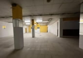 530m² commercial premises for sale in Avilés, Plaza de la Merced photo