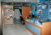 Local comercial en venta con 110m² en Sabadell, Avinguda de Lluís Companys foto