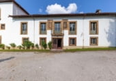 980m² building residential for sale in Oviedo, photo