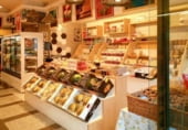 Local comercial
en venda
amb 146m² a Madrid, a la zona de Hispanoamèrica, Calle de Bolivia foto