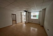 269m² commercial premises for sale in Guadalajara, Calle Miguel Hernández photo