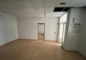 269m² commercial premises for sale in Guadalajara, Calle Miguel Hernández photo