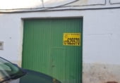 Local comercial en venta con 150m² en Cáceres, en la zona de Industrial Aldea Moret, Calle Larga foto