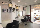 38m² salon de coiffure pour vente à Roda de Ter, Avinguda de Tecla Sala photo