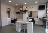 38m² salon de coiffure pour vente à Roda de Ter, Avinguda de Tecla Sala photo