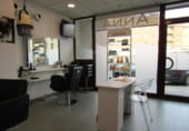 38m² salon de coiffure pour vente à Roda de Ter, Avinguda de Tecla Sala photo