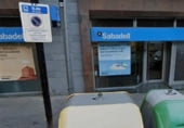 200m² commercial premises for sale in Barcelona, in the area of Porta, Carrer de Santanyí photo
