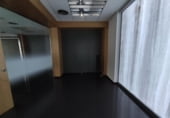 Local comercial en venta con 160m² en Gerona, Carrer del Castell de Requesens foto