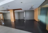 Local comercial en venta con 160m² en Gerona, Carrer del Castell de Requesens foto