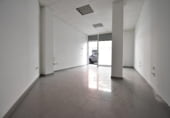 50m² locaux commerciaux pour vente à Tarrasa, Avinguda de Santa Eulàlia photo
