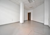 50m² locaux commerciaux pour vente à Tarrasa, Avinguda de Santa Eulàlia photo