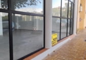 Local comercial en venta con 120m² en Cáceres, Calle Islas Azores foto