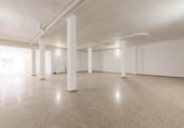 Local comercial en venta con 245m² en Valencia, en la zona de Ayora, Calle Francisco de Bellvis foto