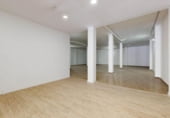 Local comercial en venta con 245m² en Valencia, en la zona de Ayora, Calle Francisco de Bellvis foto