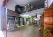 189m² restaurant for sale in Santa Coloma de Gramenet, Carrer de Nàpols photo