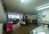 189m² restaurant for sale in Santa Coloma de Gramenet, Carrer de Nàpols photo
