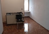 82m² commercial premises for sale in Seville, in the area of Triana West, Avenida Carlos III photo