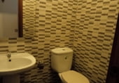 82m² commercial premises for sale in Seville, in the area of Triana West, Avenida Carlos III photo