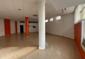 213m² commercial premises for sale in Olesa de Montserrat, Carrer Oblicua photo