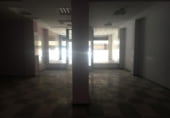 175m² commercial premises for sale in Zaragoza, Calle de Germana de Foix photo