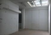 175m² commercial premises for sale in Zaragoza, Calle de Germana de Foix photo