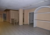 150m² commercial premises for sale in Toledo, Avenida de Barber photo