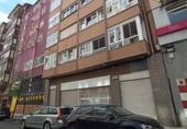 Local comercial en venta con 524m² en Santander, Calle Vargas foto