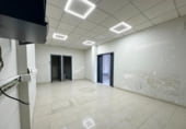 82m² commercial premises for sale in Loja, Calle Antequera photo