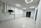 82m² commercial premises for sale in Loja, Calle Antequera photo