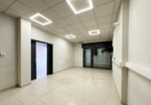 82m² commercial premises for sale in Loja, Calle Antequera photo