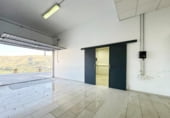 82m² commercial premises for sale in Loja, Calle Antequera photo