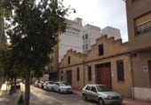 550m² warehouse for sale in Benetúser, Calle Mercado photo