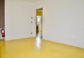 Local comercial en venta con 100m² en Pamplona, en la zona de Mendillorri, Calle Concejo de Elcano foto