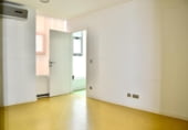 Local comercial en venta con 100m² en Pamplona, en la zona de Mendillorri, Calle Concejo de Elcano foto