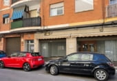 350m² commercial premises for sale in Torrente, Calle Virgen de la Paz photo