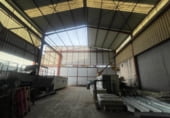 Nave Industrial en venta con 1680m² en Sevilla, en la zona de Palmete, Calle Pino Laricio foto